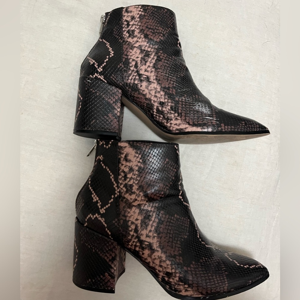 Steve Madden Snakeskin Ankle Booties (size 9.5)